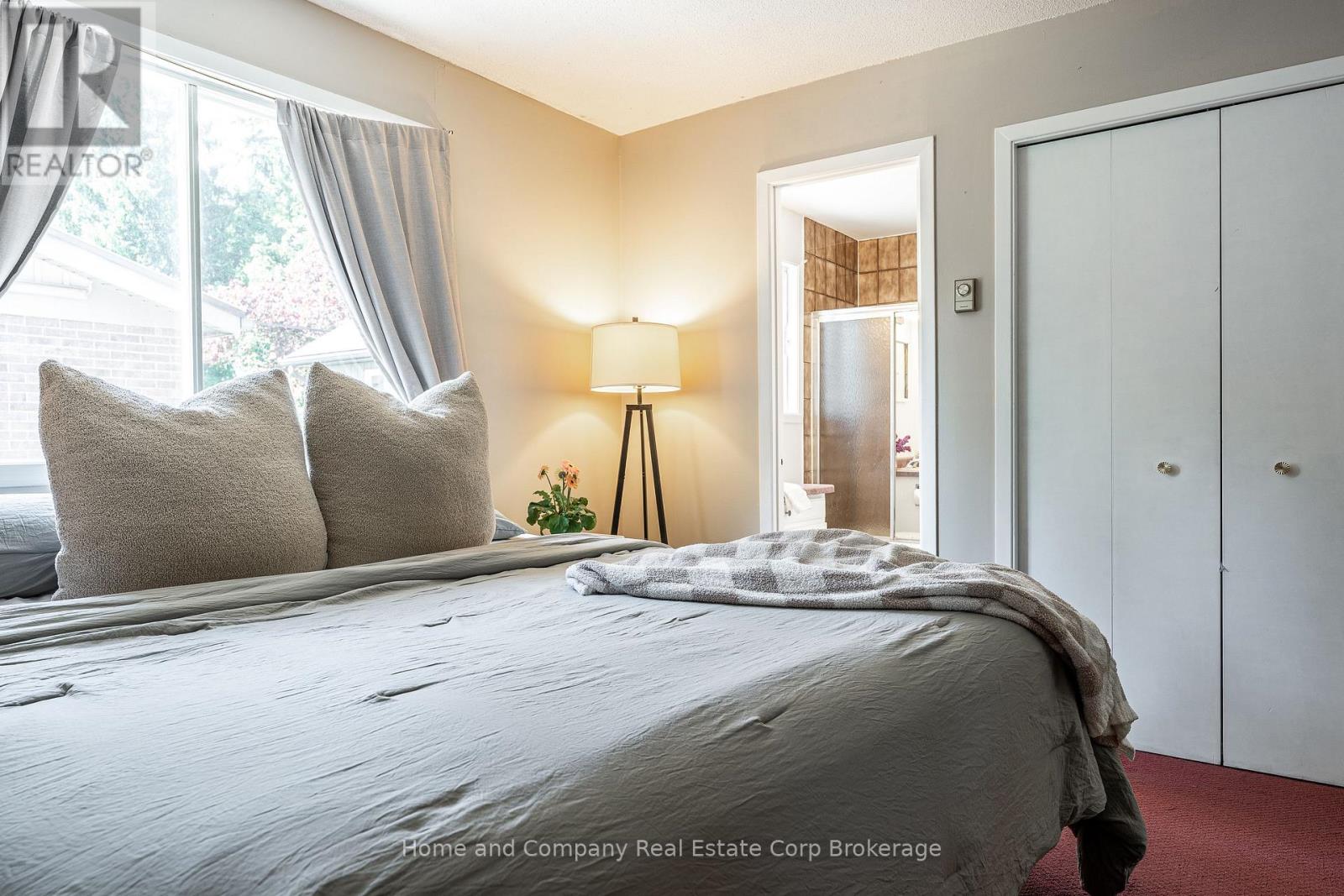 50 Dufferin Street Property Photo 22