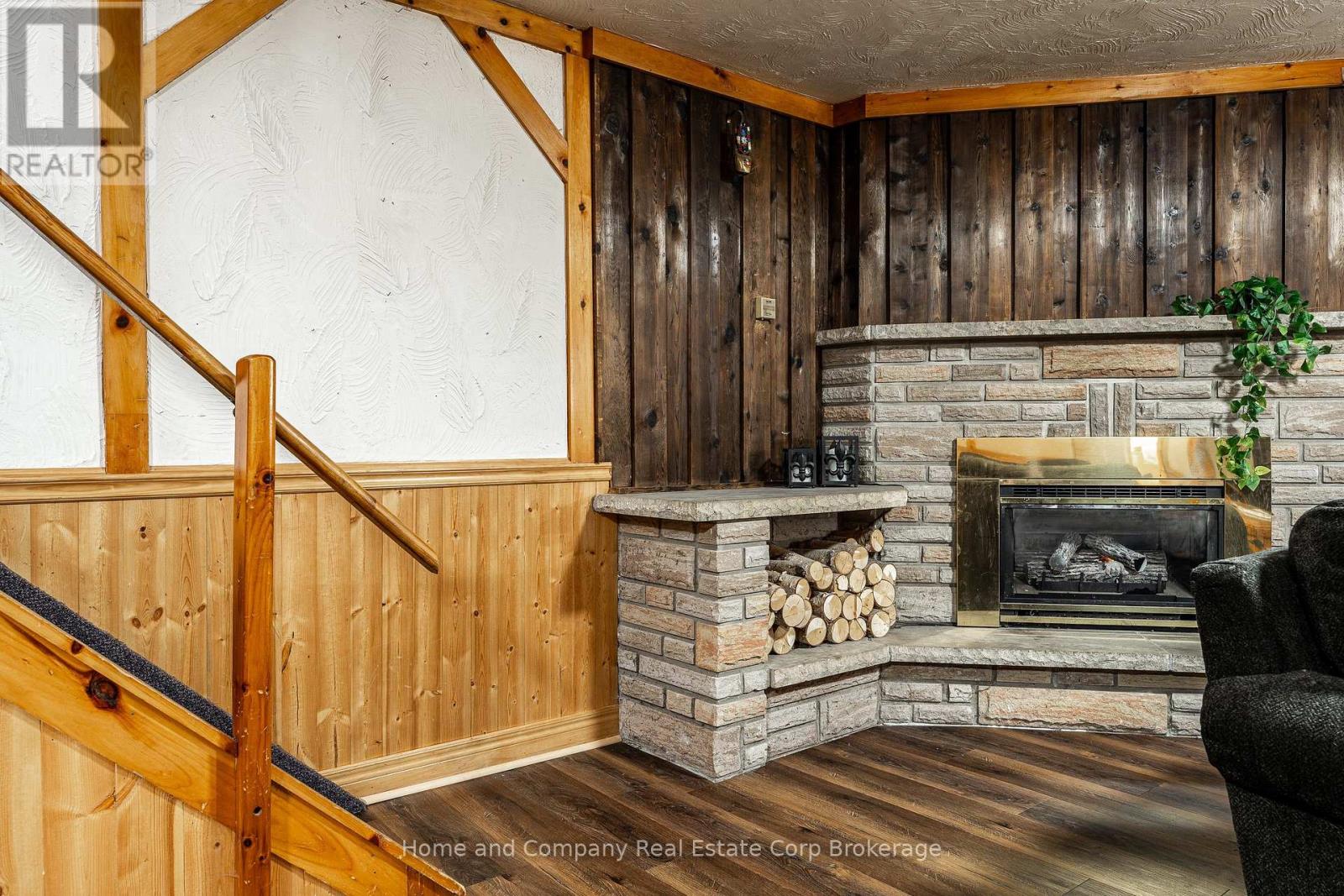 50 Dufferin Street Property Photo 27