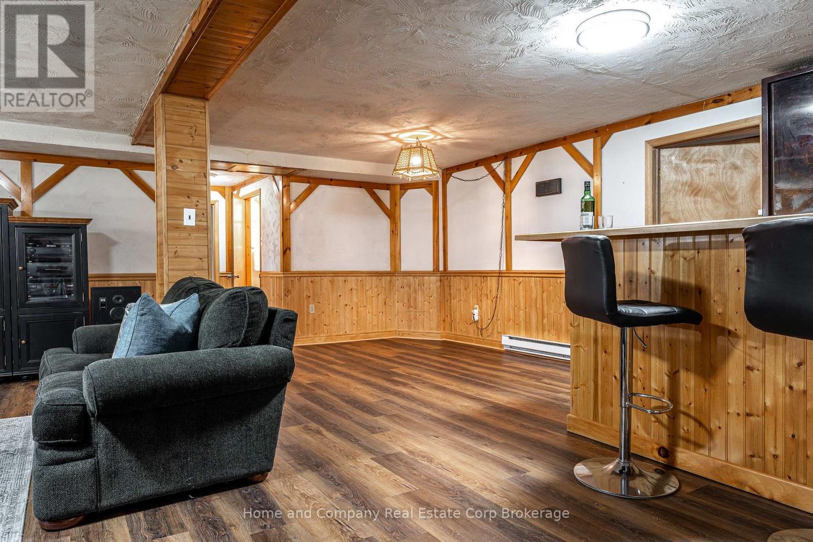 50 Dufferin Street Property Photo 28