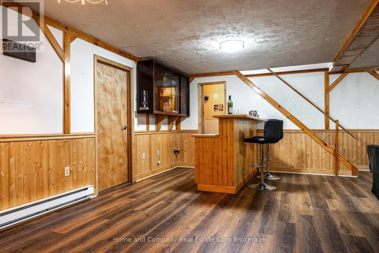 50 Dufferin Street Property Photo 31