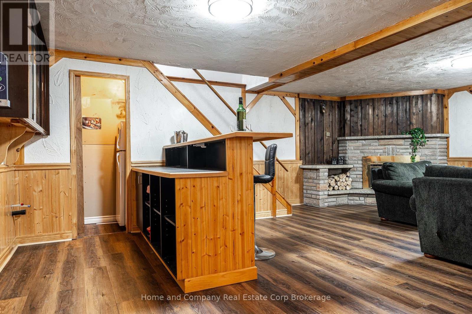 50 Dufferin Street Property Photo 32
