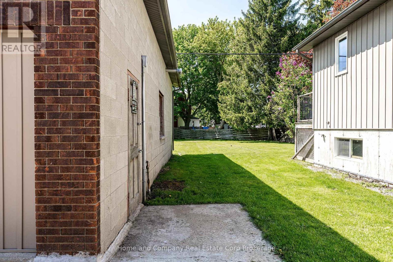 50 Dufferin Street Property Photo 39