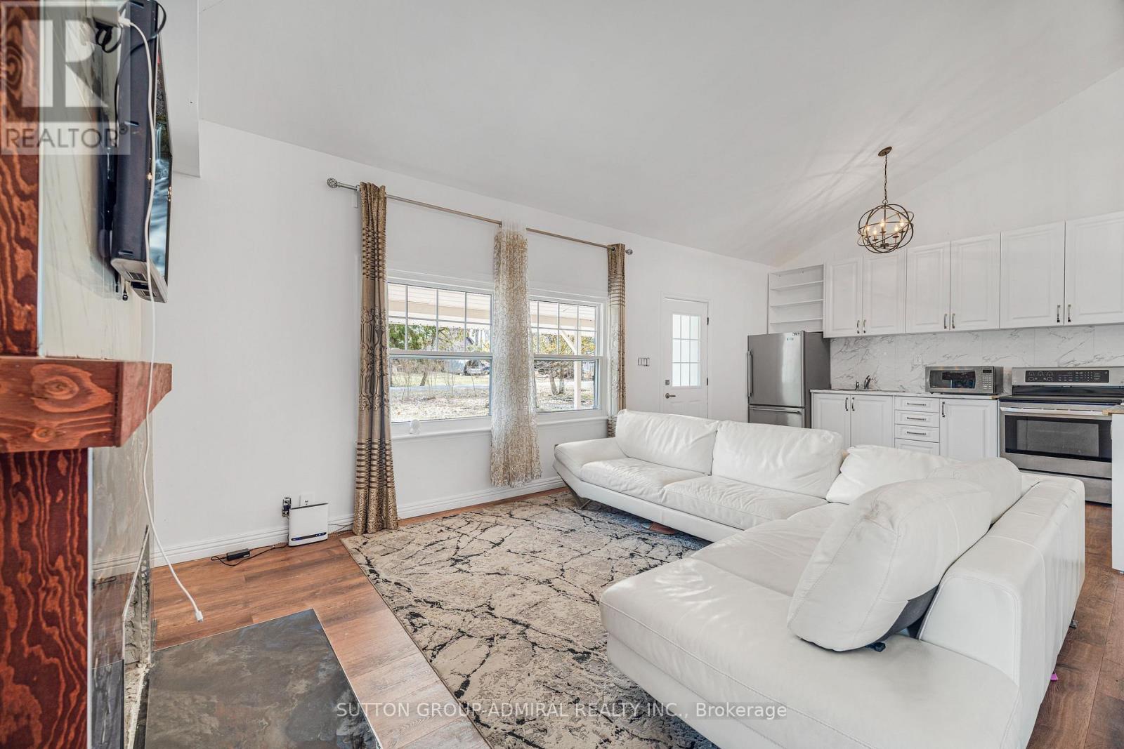 10578 Woodland Drive Property Photo 11