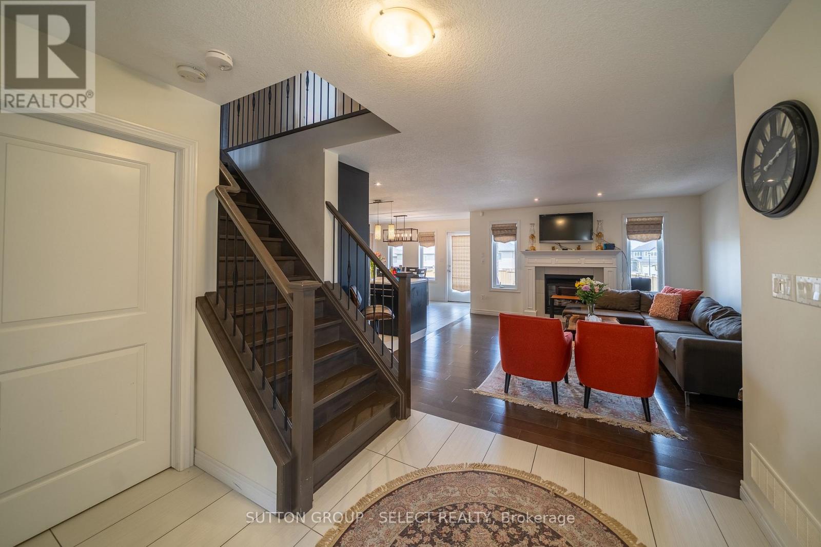 1825 Couldridge Way Property Photo 3
