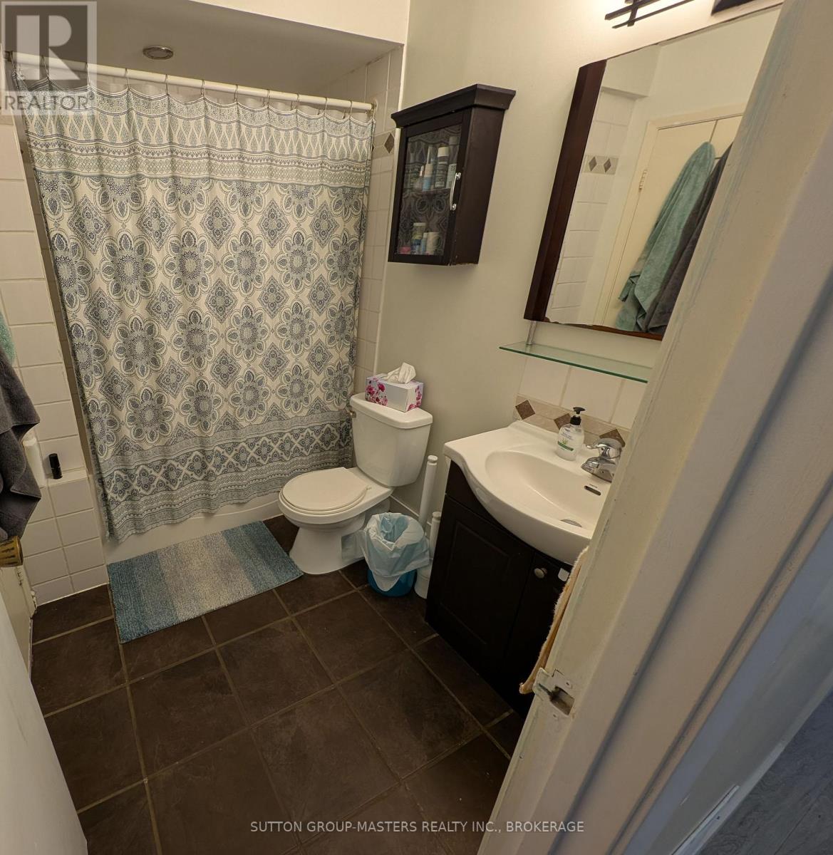 77 - 827 Datzell Lane Property Photo 14