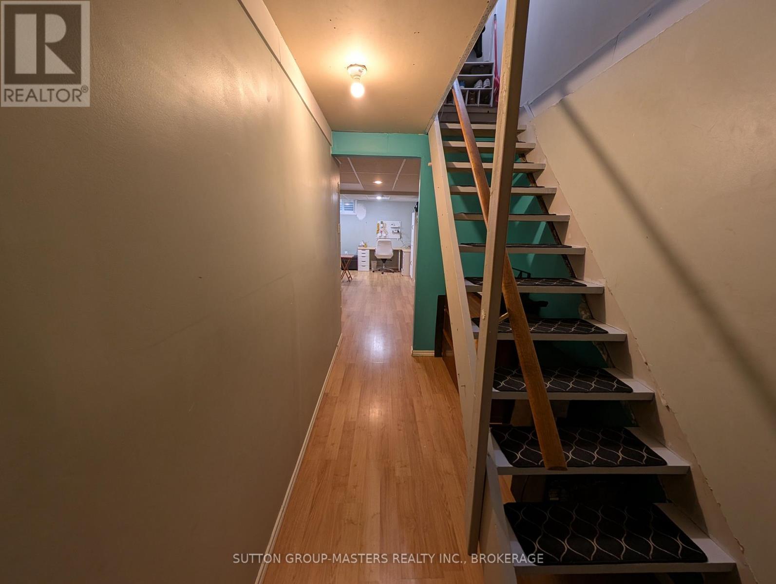 77 - 827 Datzell Lane Property Photo 15