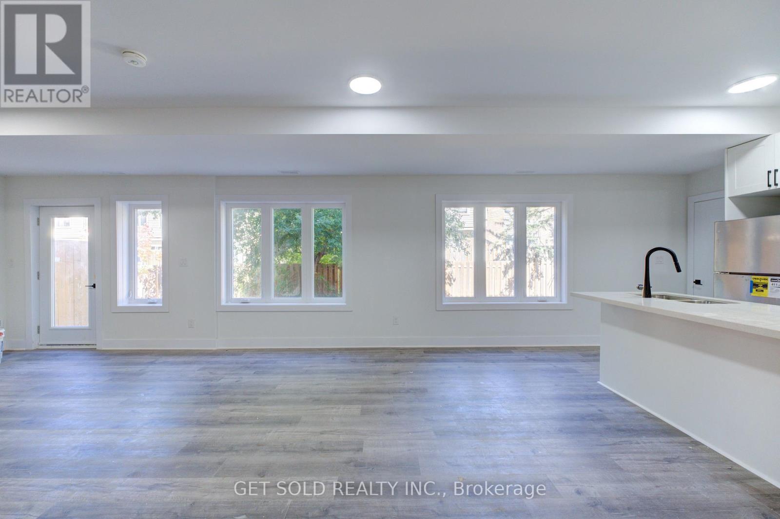 5 - 6701 Thorold Stone Road Property Photo 3
