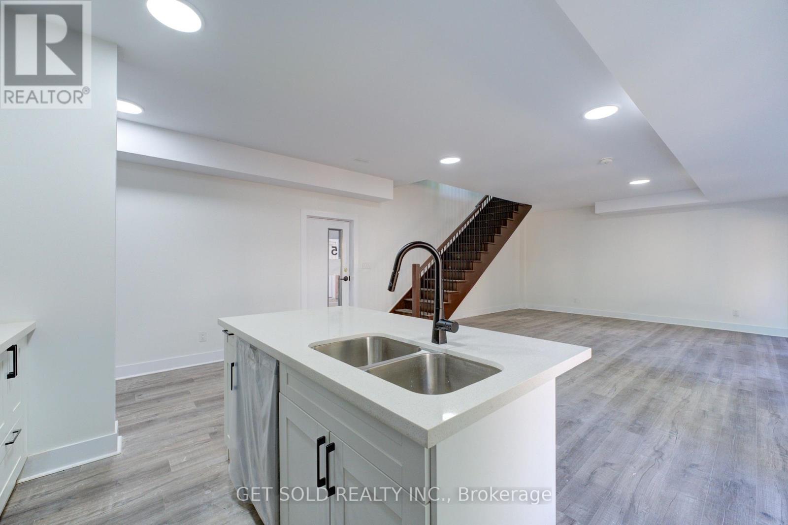 5 - 6701 Thorold Stone Road Property Photo 8