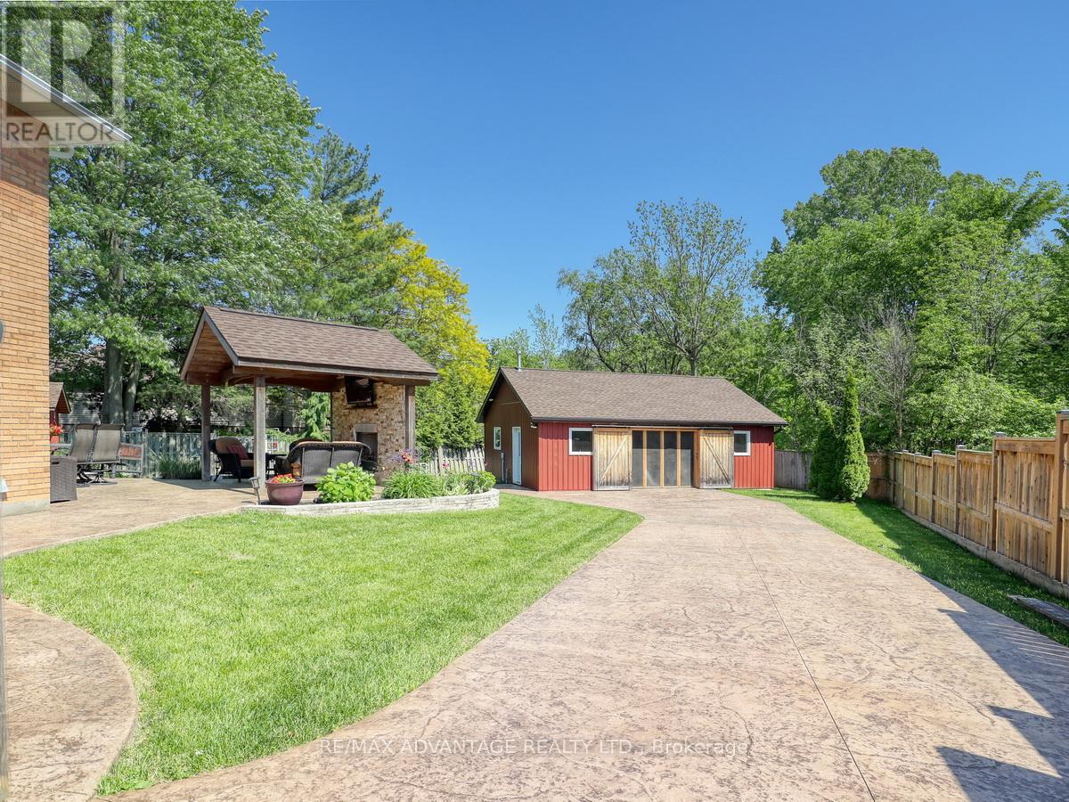 43 LYNNGATE GROVE Property Photo 1