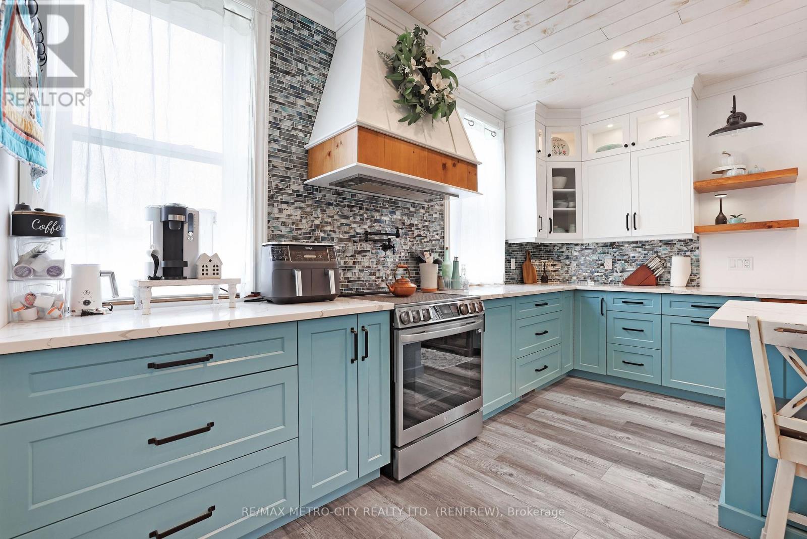 1380 Highway 132 Highway Property Photo 15