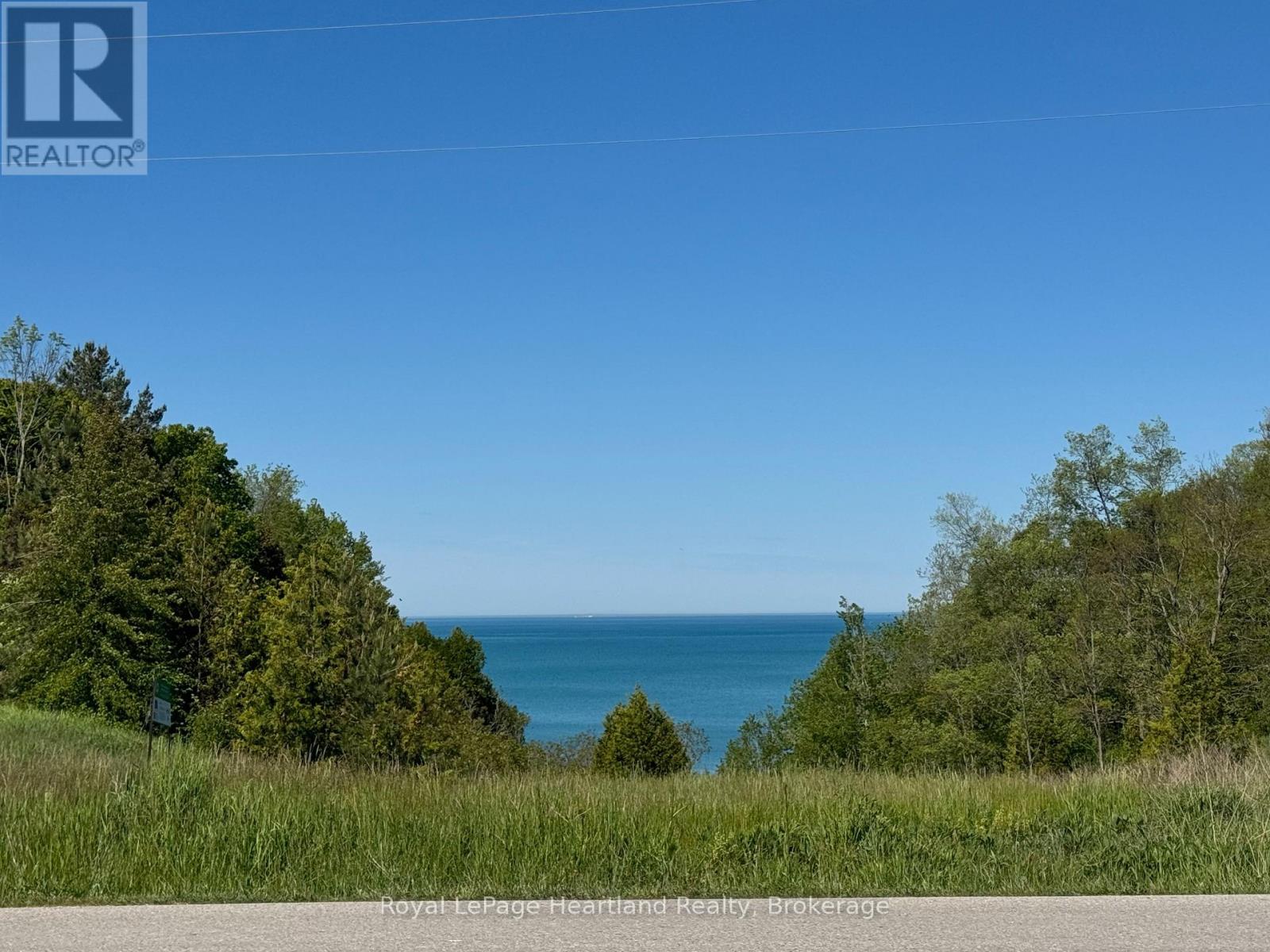 Part 7 Fullerview Drive Property Photo 3