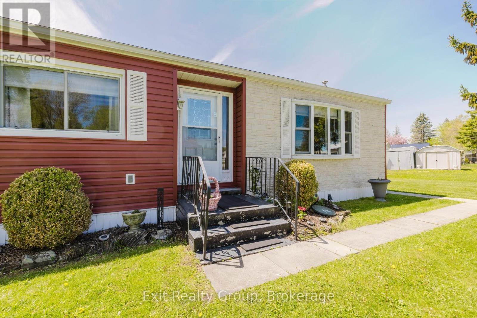 172 - 63 Whites Road Property Photo 1