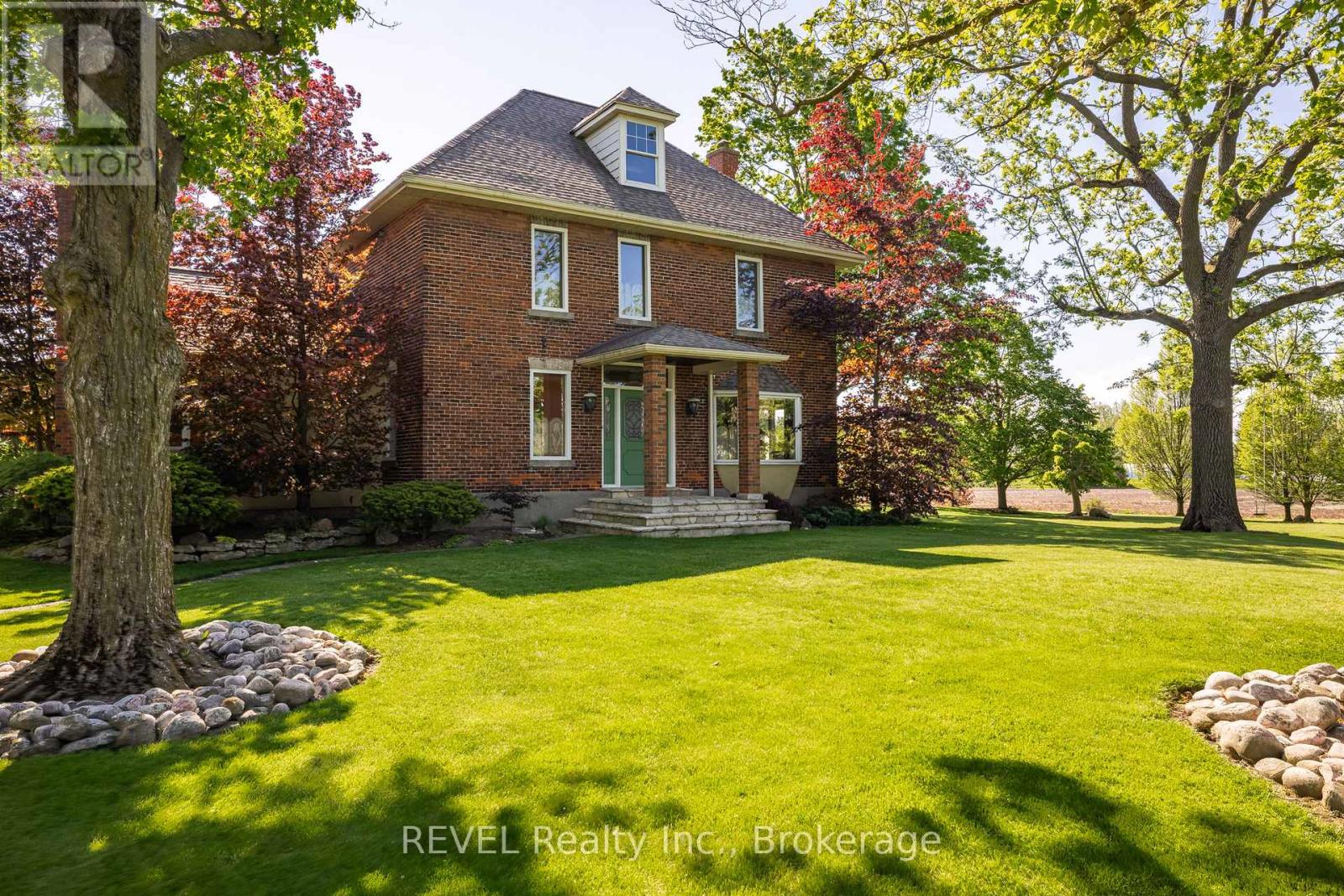 458 Chippawa Road Property Photo 1