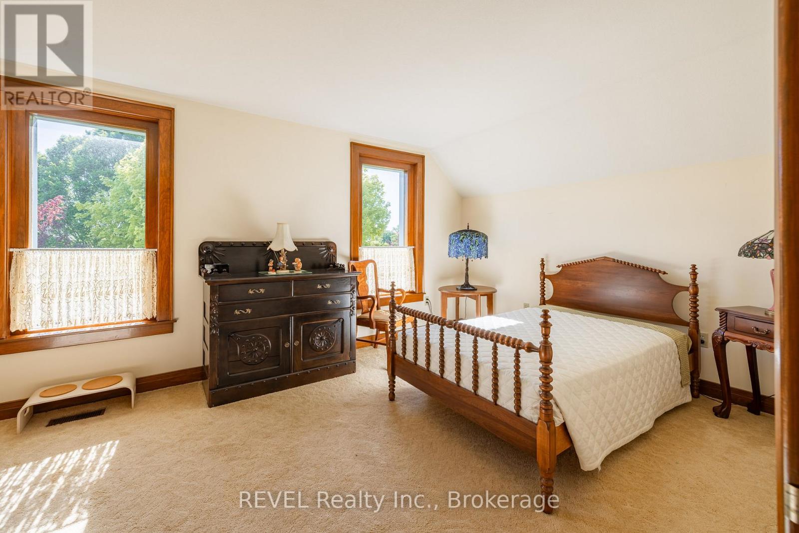458 Chippawa Road Property Photo 23