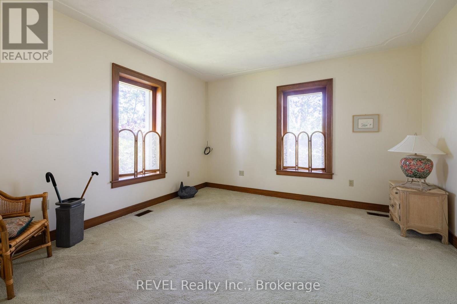 458 Chippawa Road Property Photo 24