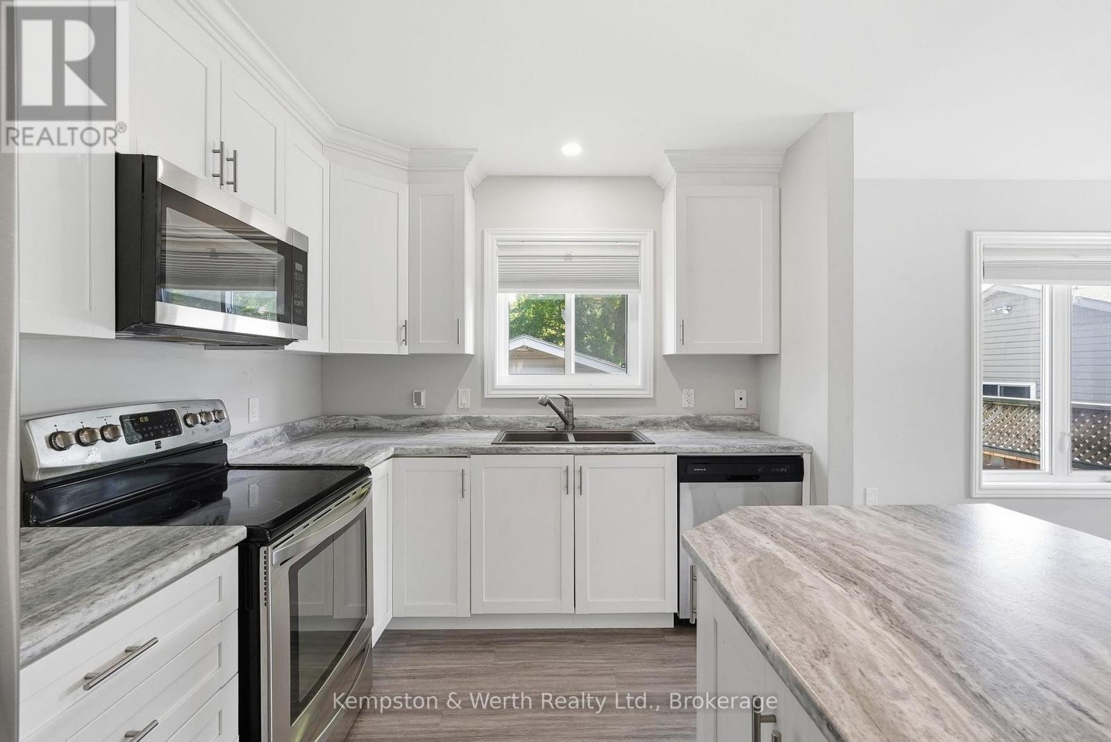 645 Davidson Avenue S Property Photo 10