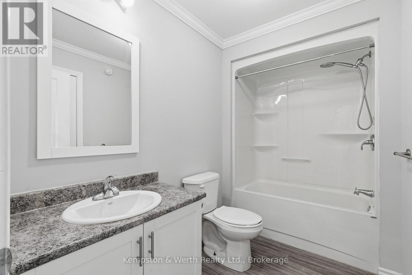 645 Davidson Avenue S Property Photo 14