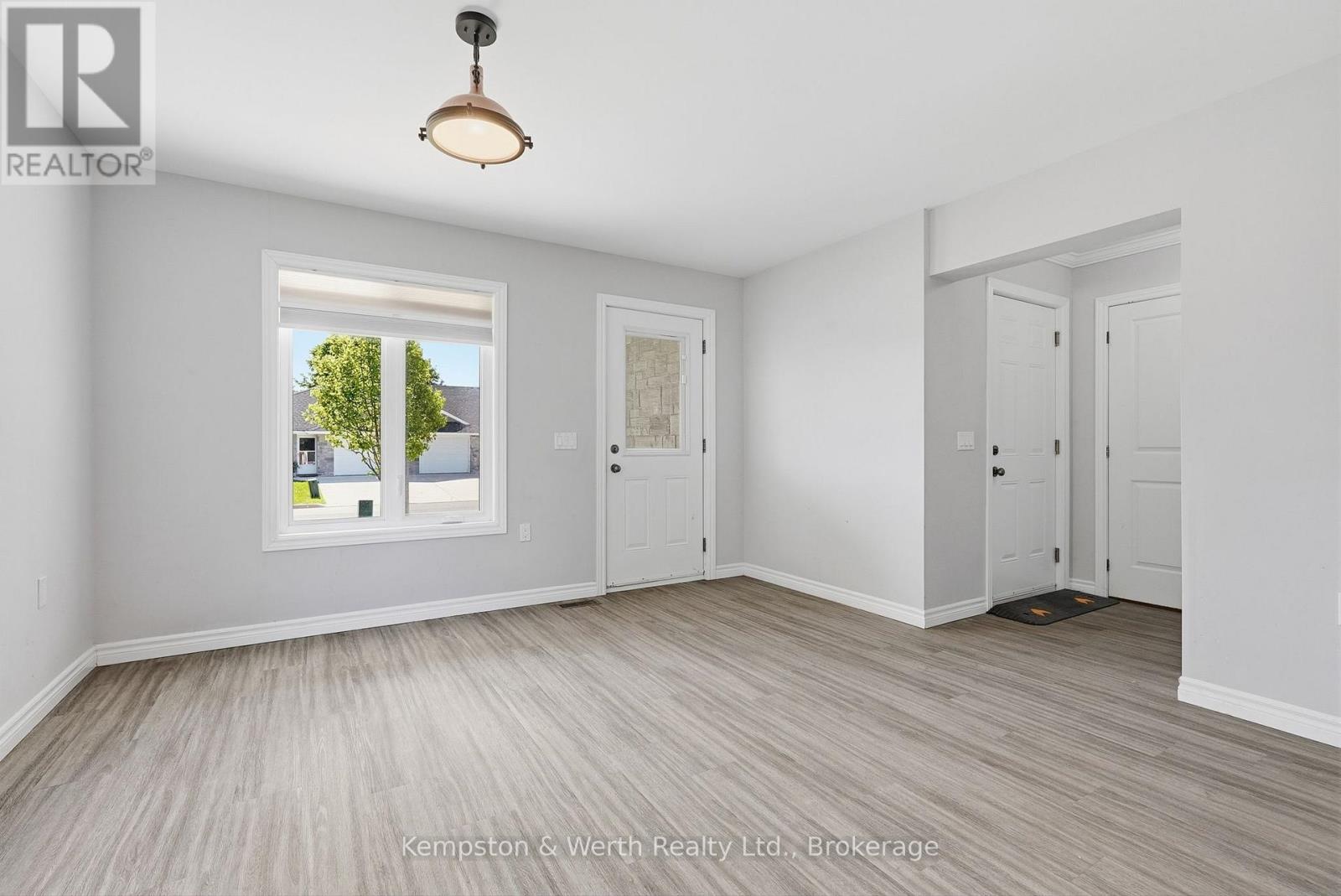 645 Davidson Avenue S Property Photo 18