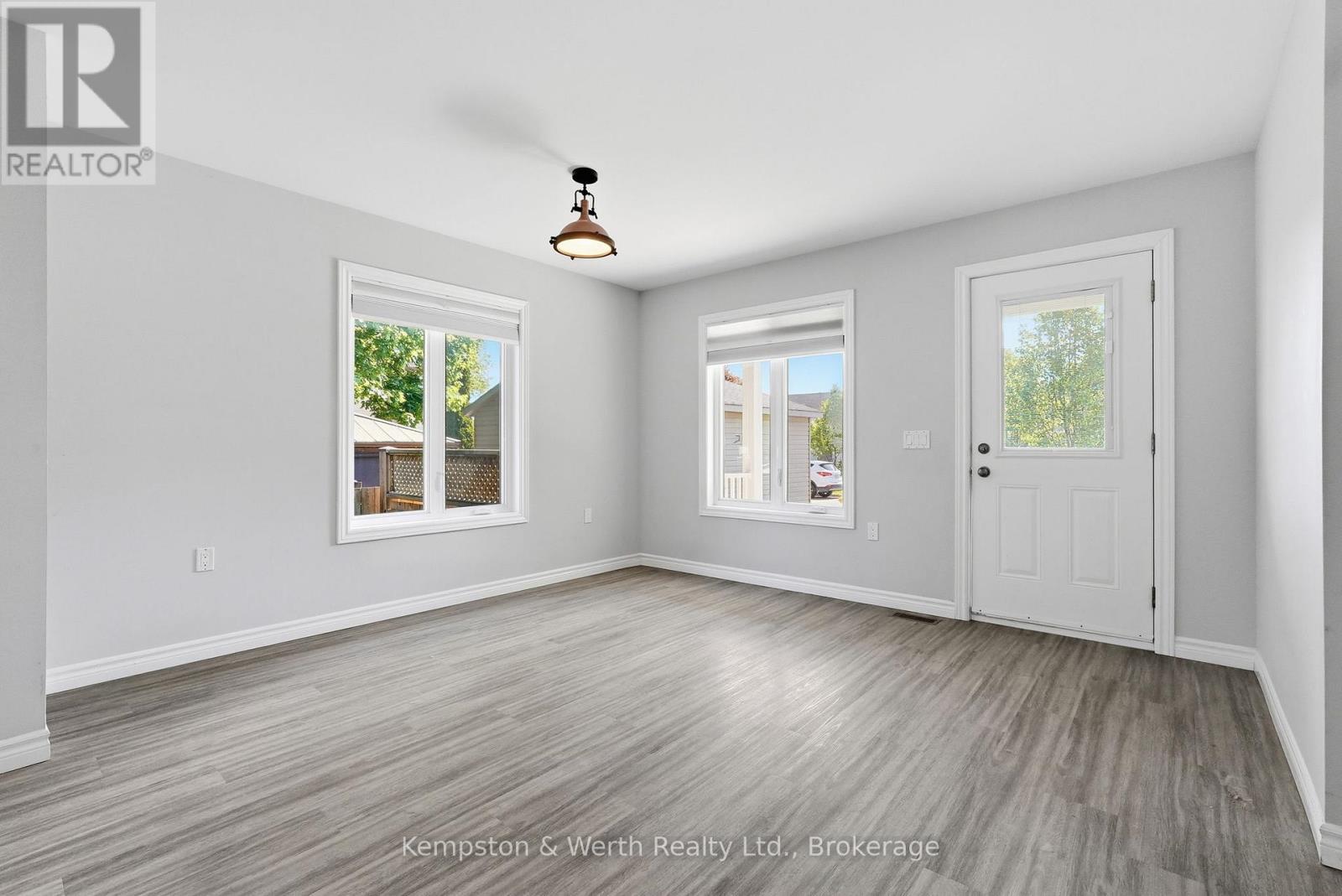 645 Davidson Avenue S Property Photo 19
