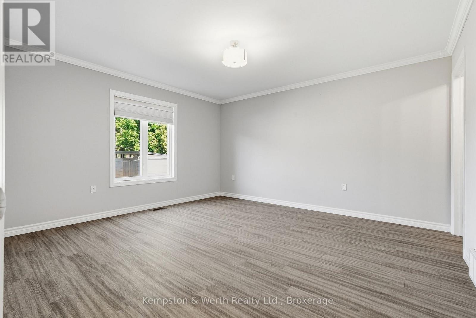 645 Davidson Avenue S Property Photo 28