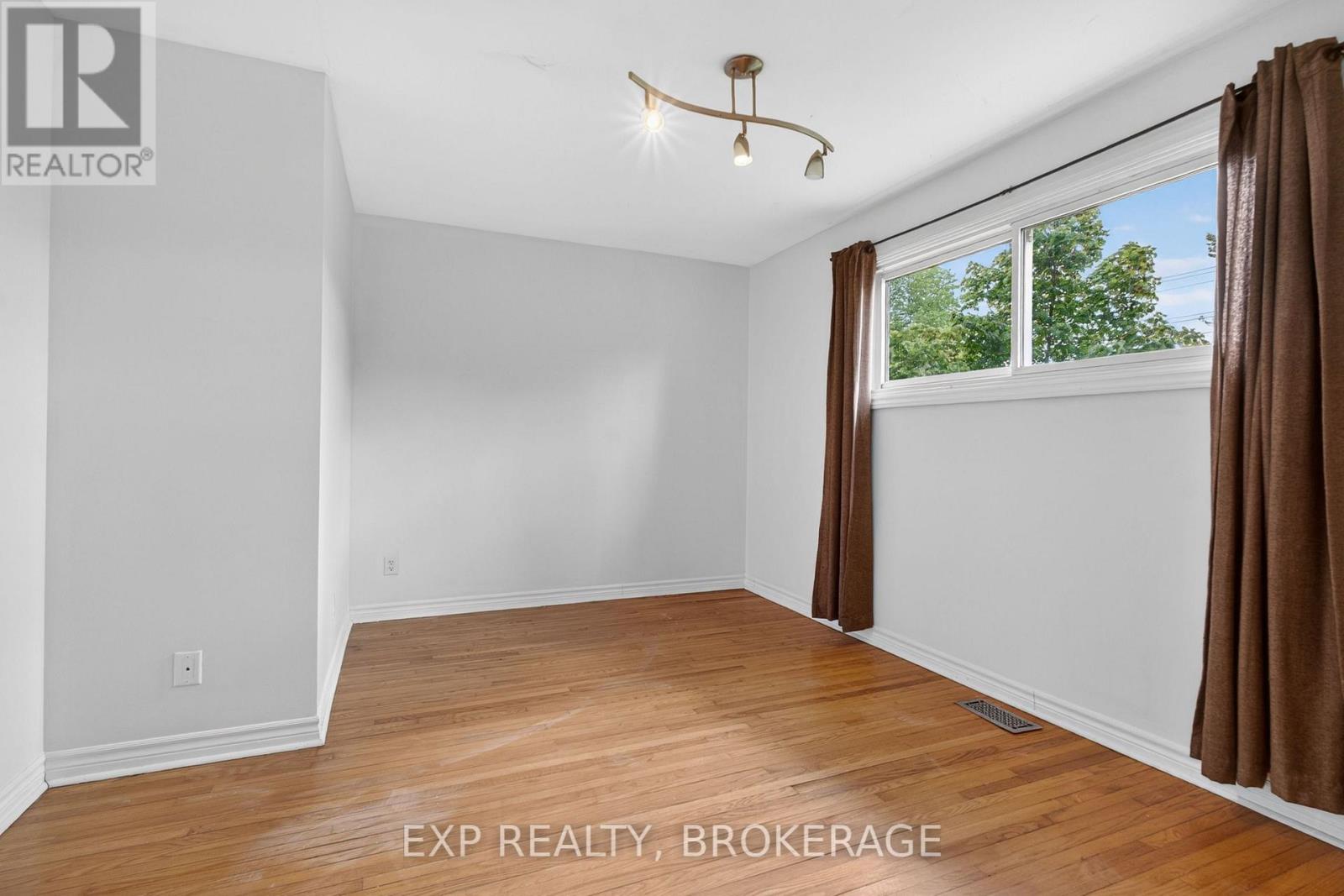 340 Palace Road Property Photo 14