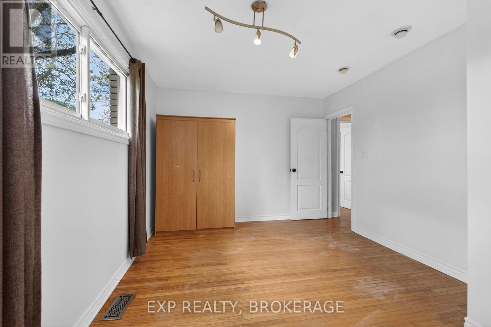 340 Palace Road Property Photo 15