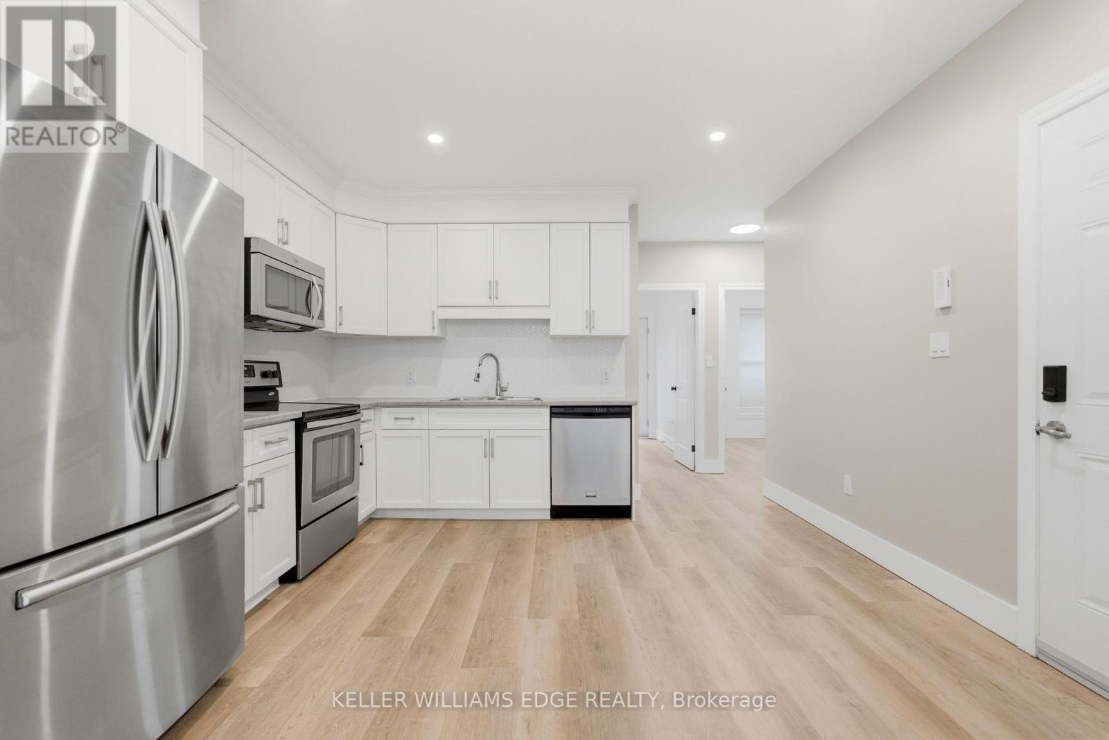 389 Dundas Street Property Photo 9