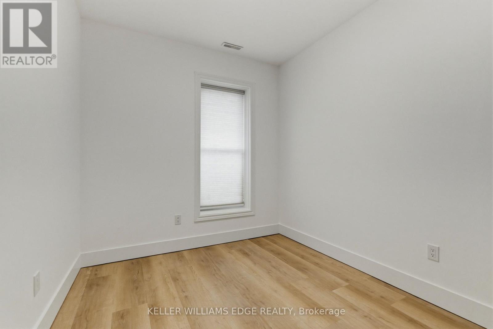 389 Dundas Street Property Photo 13