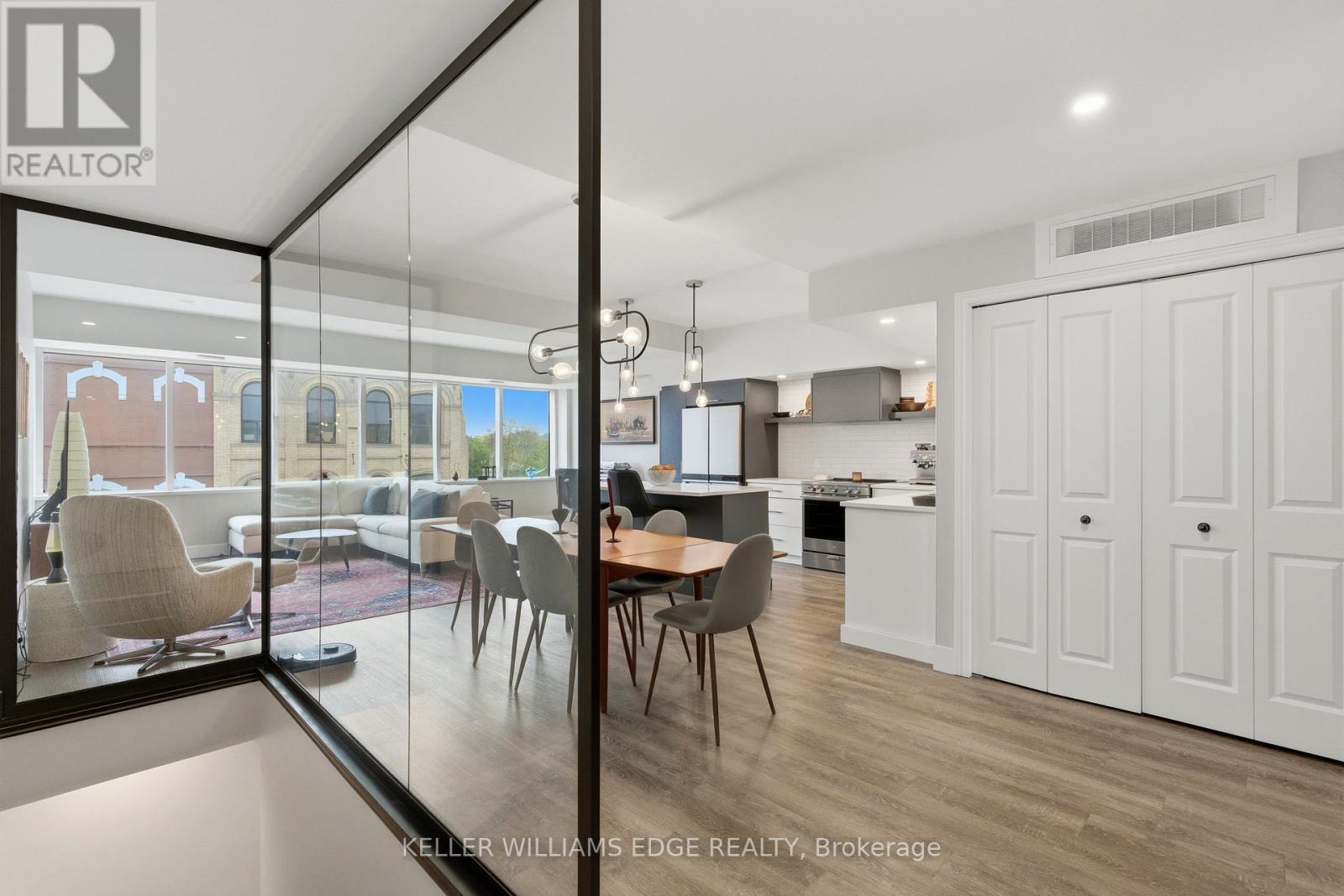 389 Dundas Street Property Photo 15