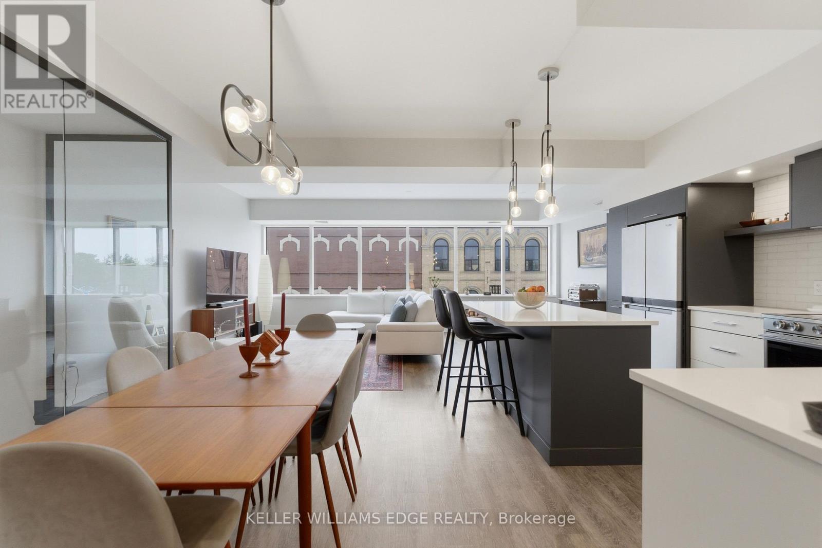 389 Dundas Street Property Photo 17