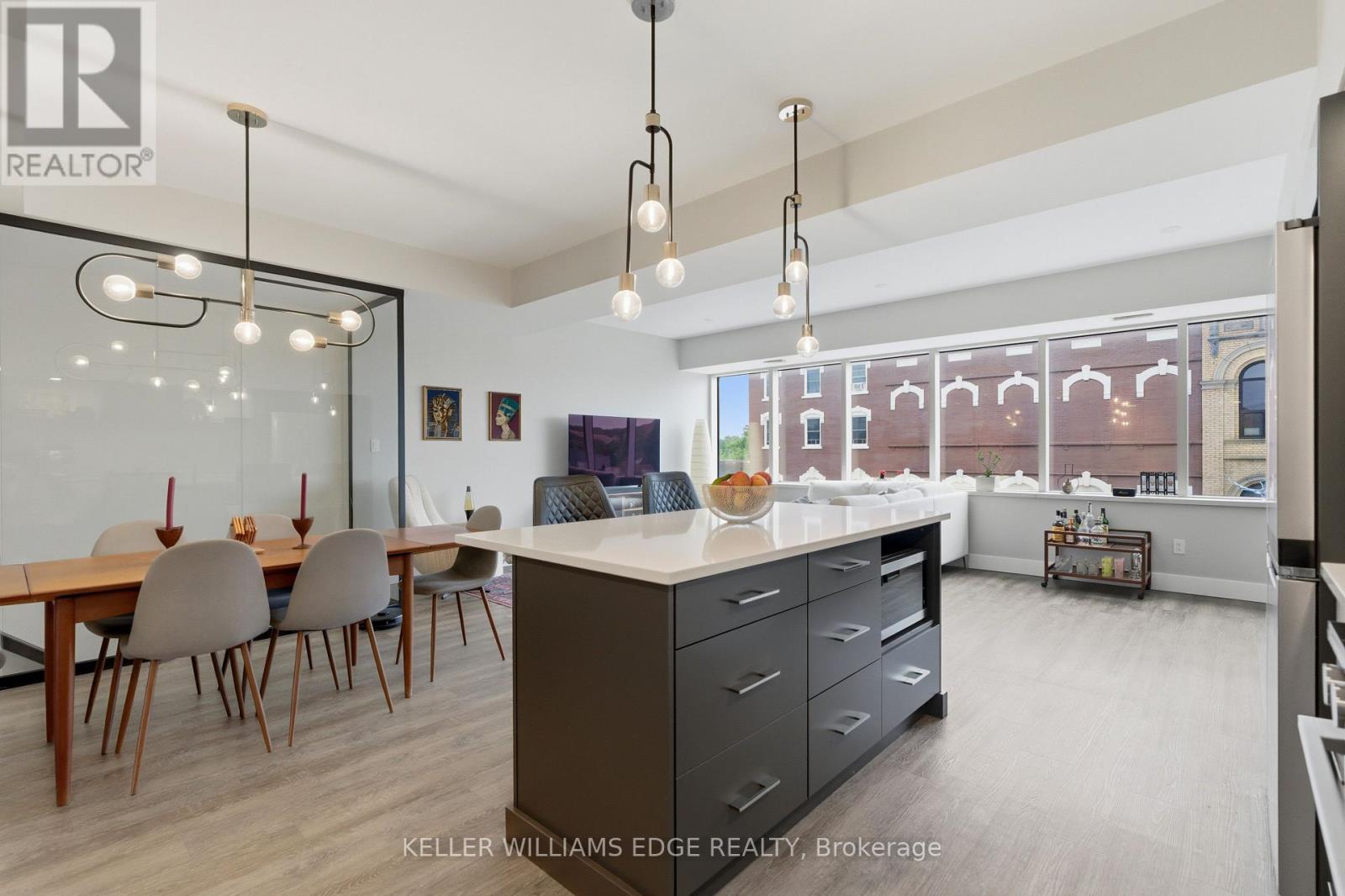 389 Dundas Street Property Photo 18
