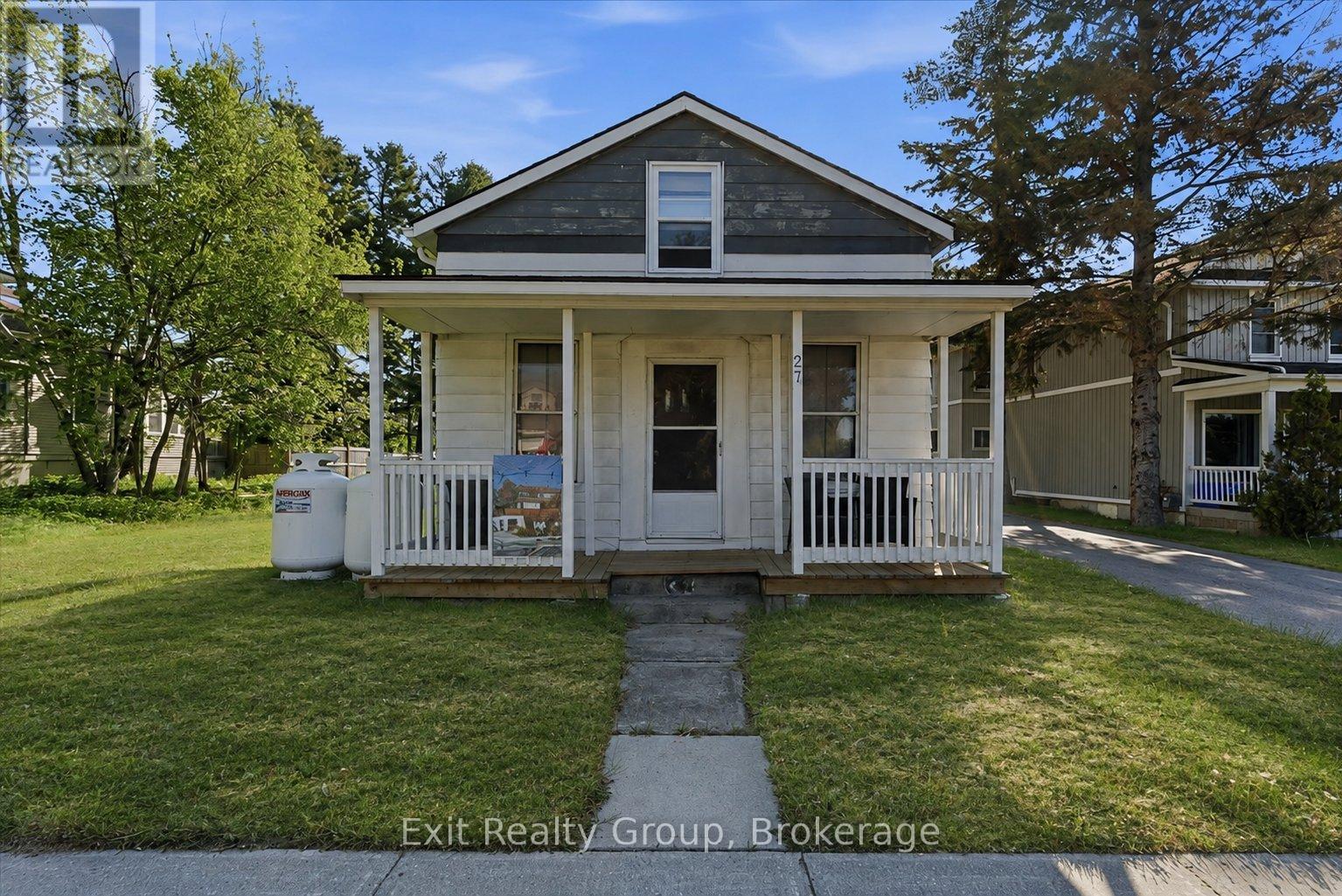 27 Young Street Property Photo 1