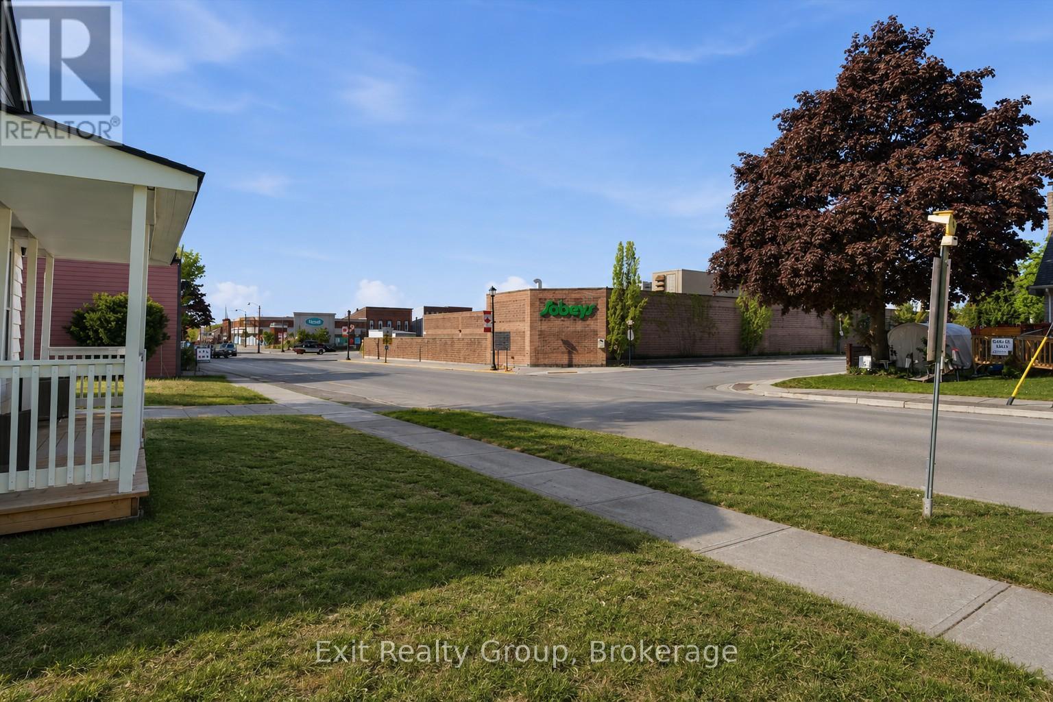 27 Young Street Property Photo 3