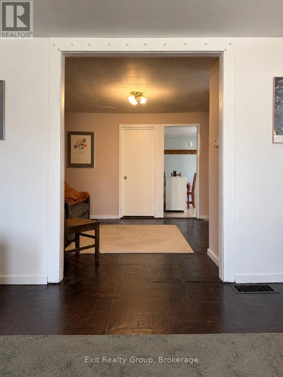 27 Young Street Property Photo 10