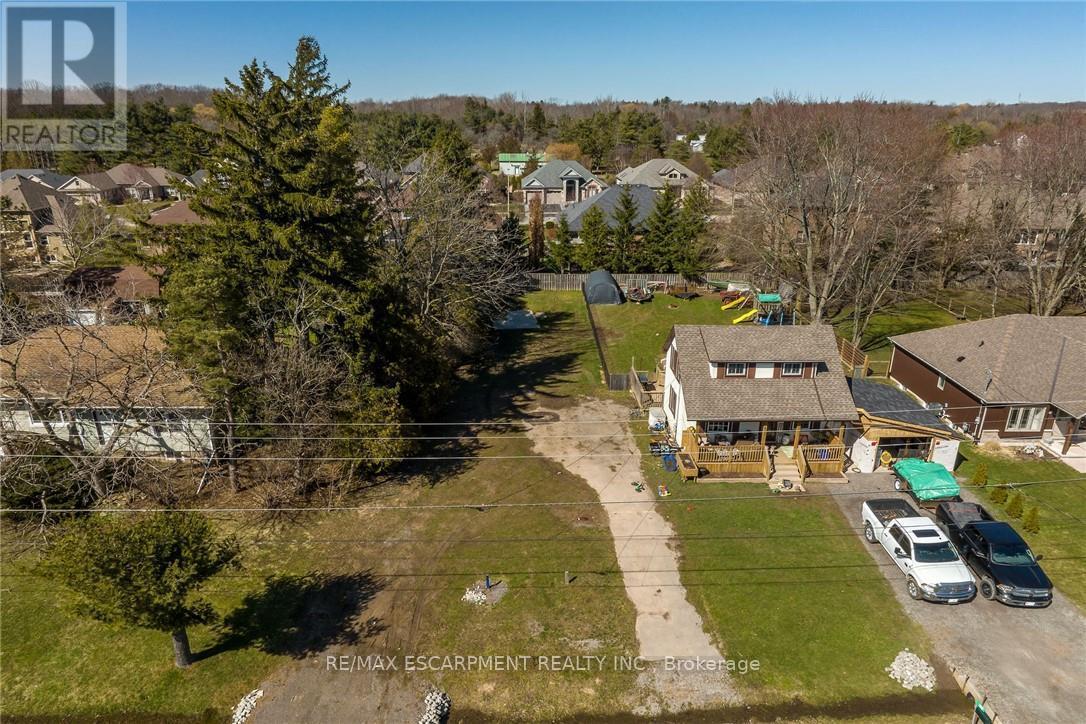 815 Foss Road Property Photo 3