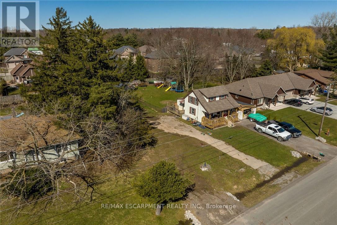 815 Foss Road Property Photo 4