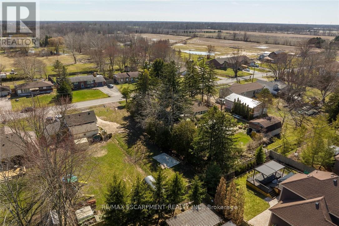815 Foss Road Property Photo 8