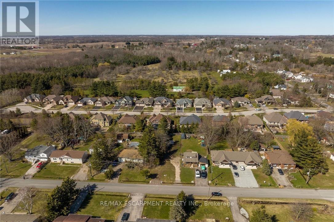 815 Foss Road Property Photo 14