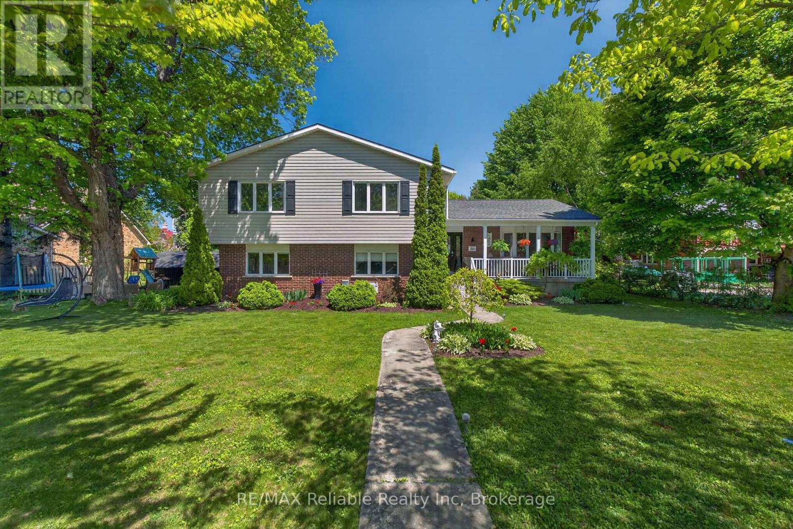 248 Britannia Road W Property Photo 1