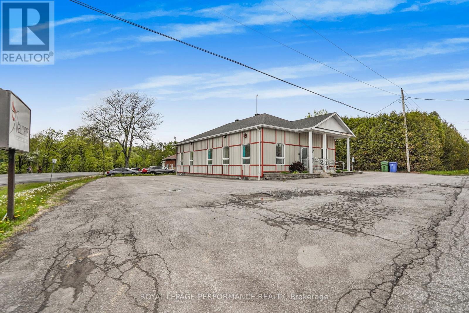 200 Du Comte Street Property Photo 4