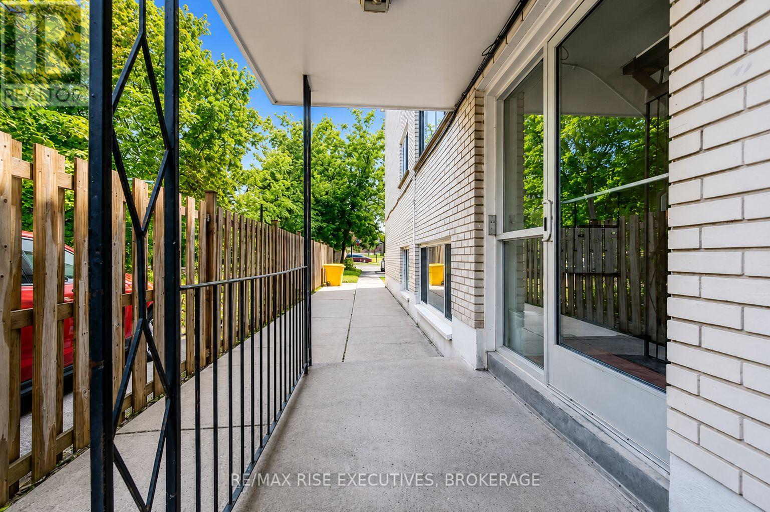 48 Stephen Street Property Photo 4