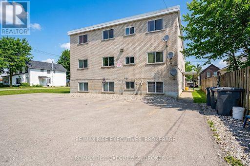 48 Stephen Street Property Photo 8