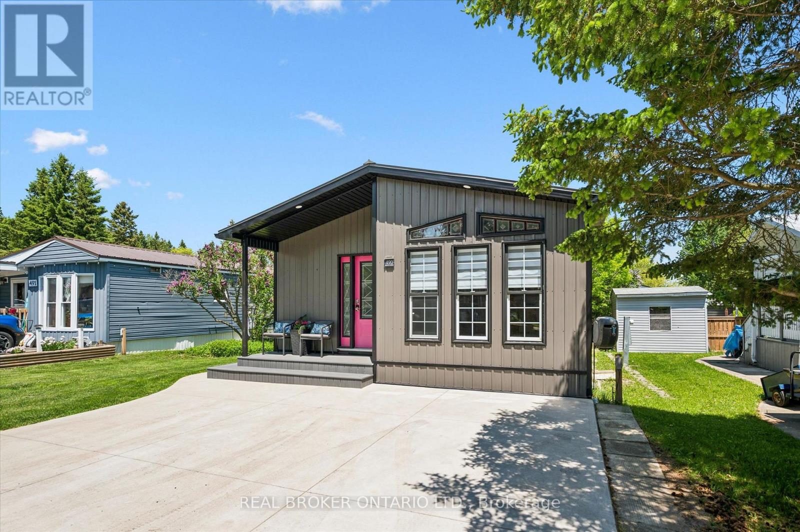 490 Spruce Street Property Photo 2