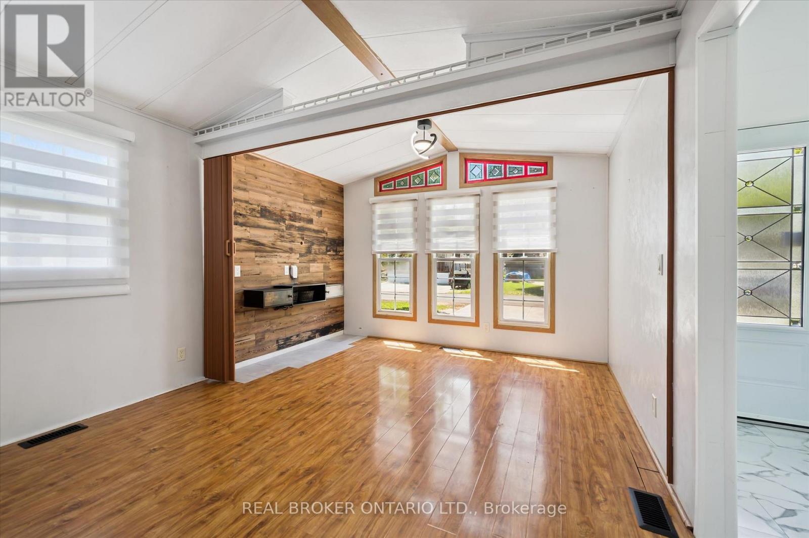 490 Spruce Street Property Photo 8