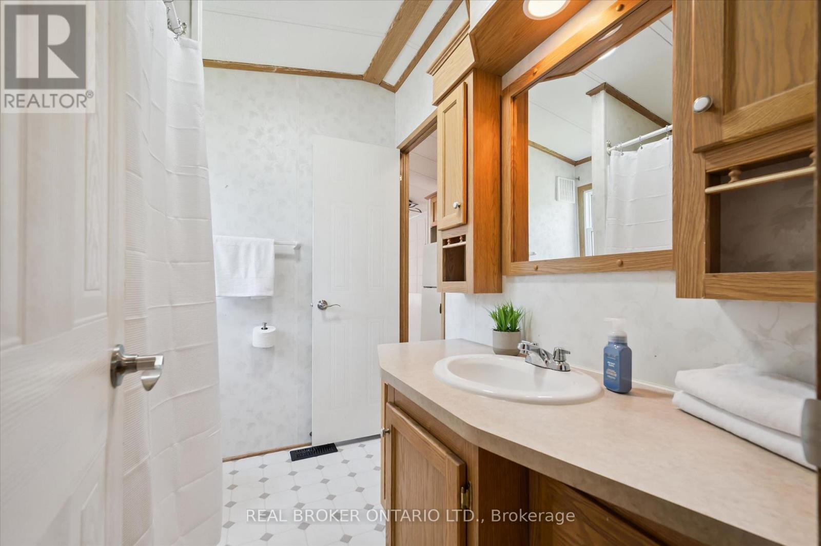 490 Spruce Street Property Photo 17