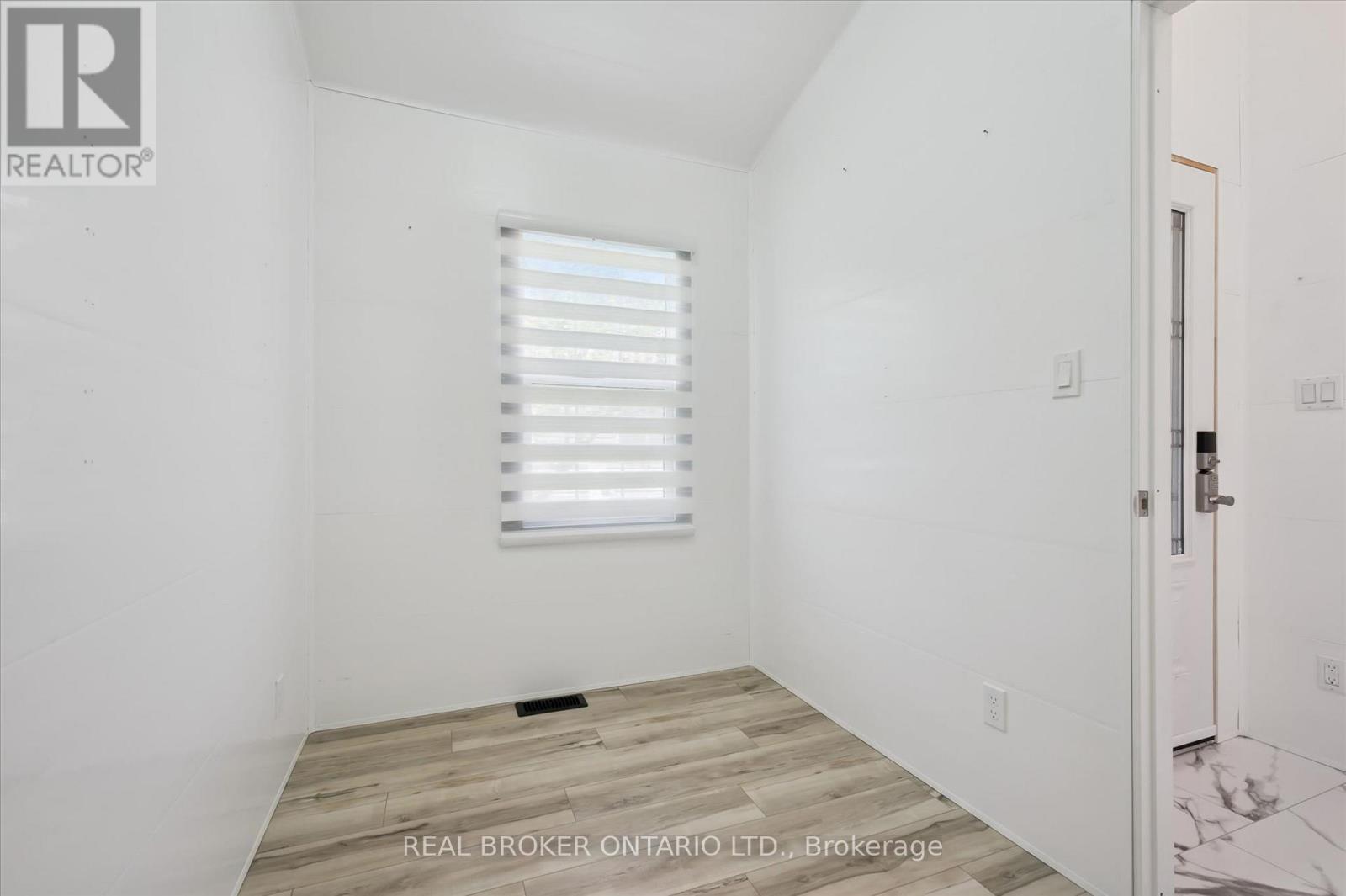 490 Spruce Street Property Photo 23