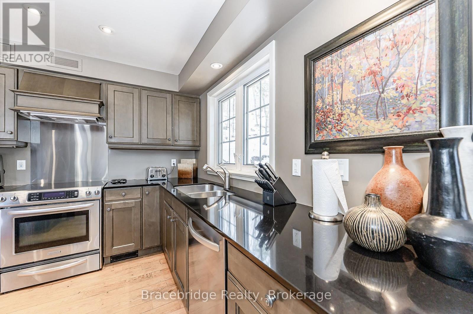 Sandfield 3 W3 - 3876 Muskoka Rd 118 Highway W Property Photo 10