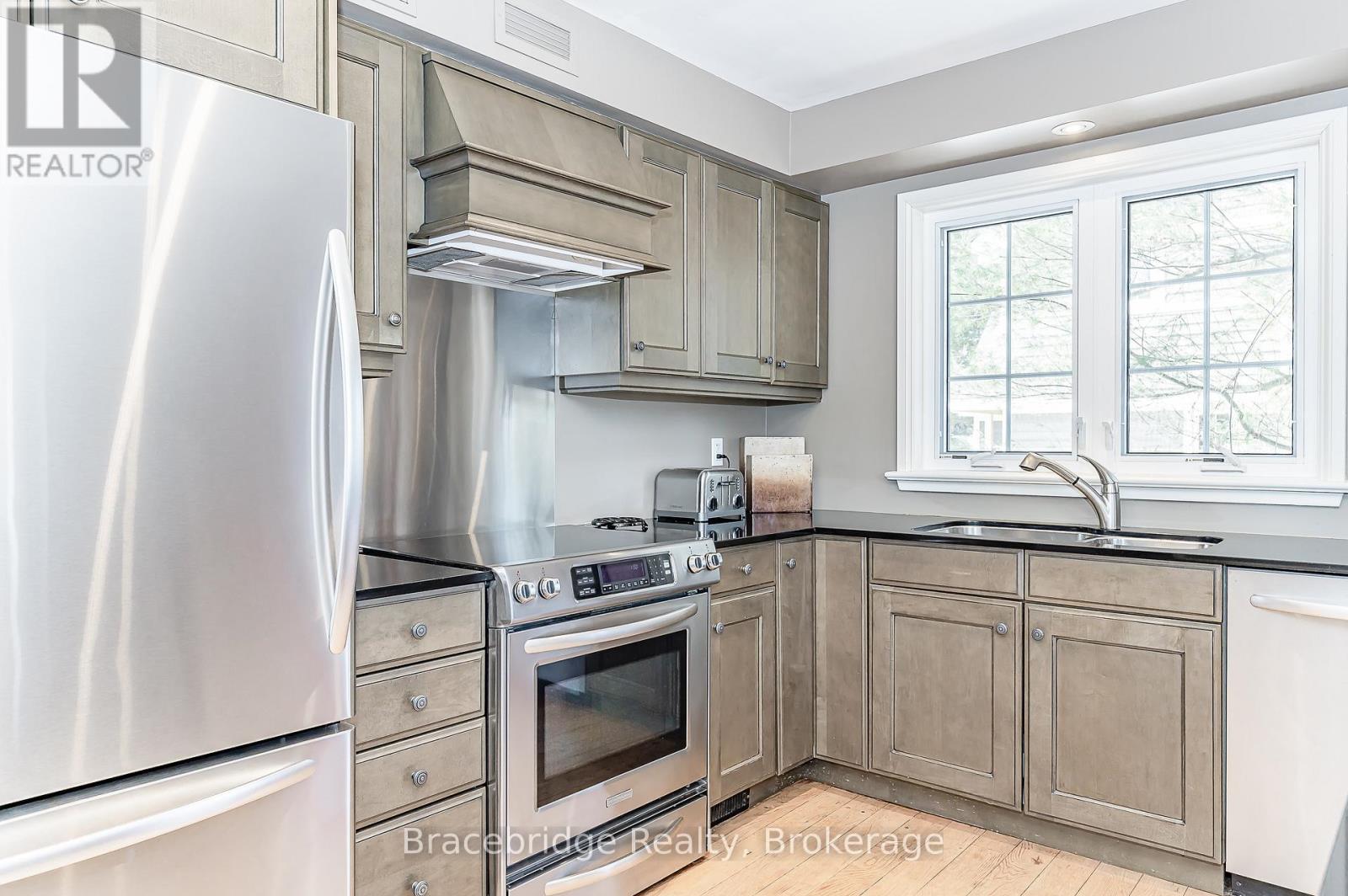 Sandfield 3 W3 - 3876 Muskoka Rd 118 Highway W Property Photo 12