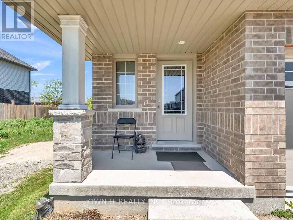 1192 Caen Avenue Property Photo 4