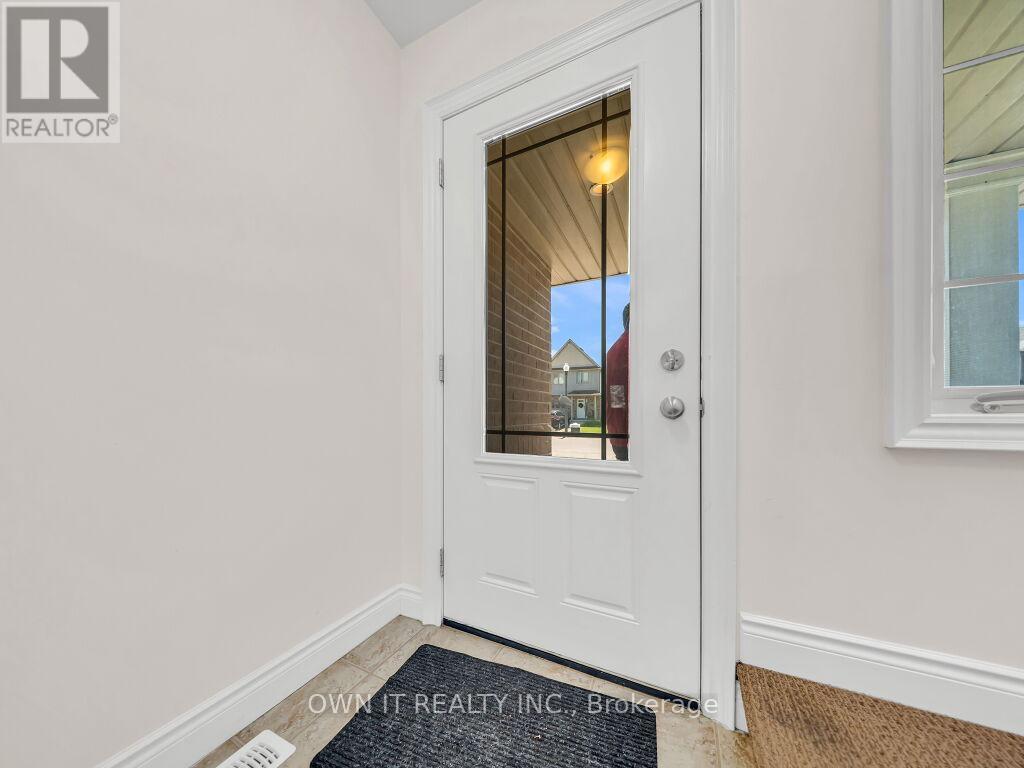 1192 Caen Avenue Property Photo 6